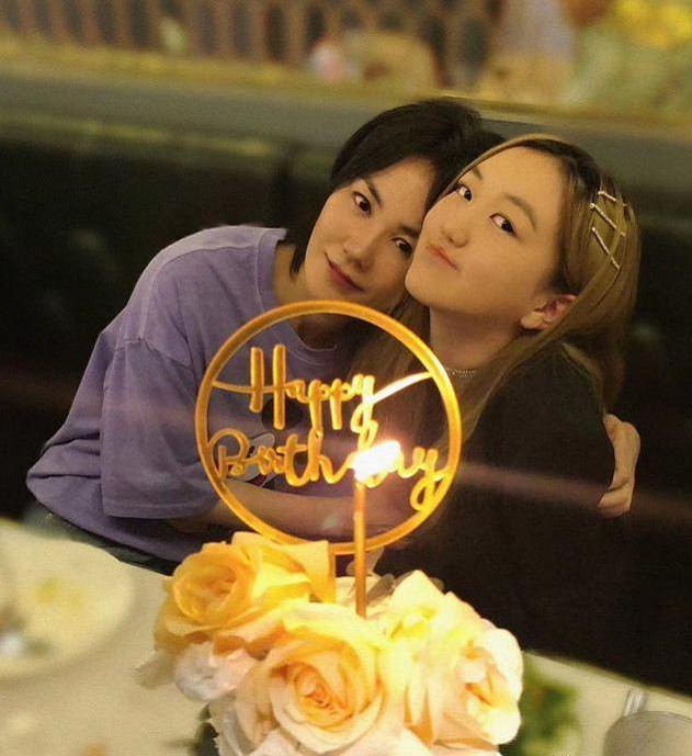 李嫣被问：怎么看王菲和谢霆锋的关系？她的回