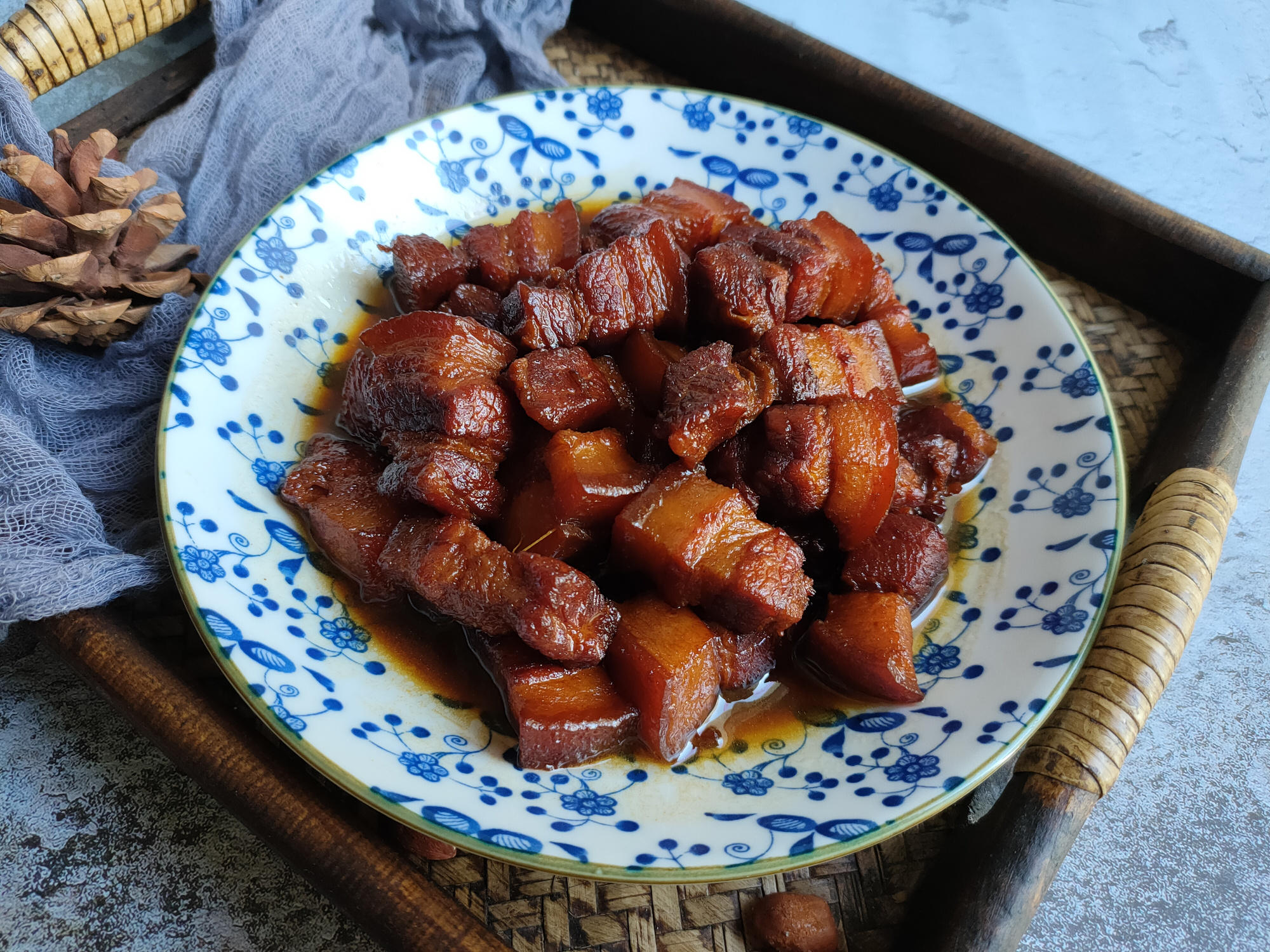 紅燒肉，記住“2不放2竅門”，肉香十足、軟糯入味，不柴不油膩