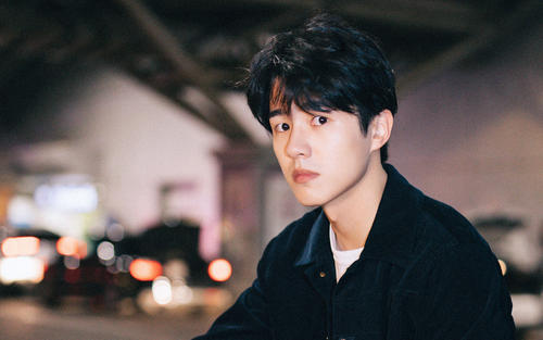 之前像胡一統，現在像李現，嗯哼的變化讓我們得出一個可怕的結論