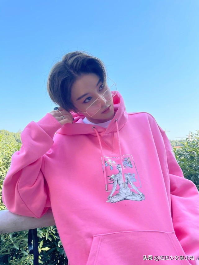 浪姐|张馨予立新人设浪姐2首秀上演反差萌 与李菲儿互动被吐槽油腻