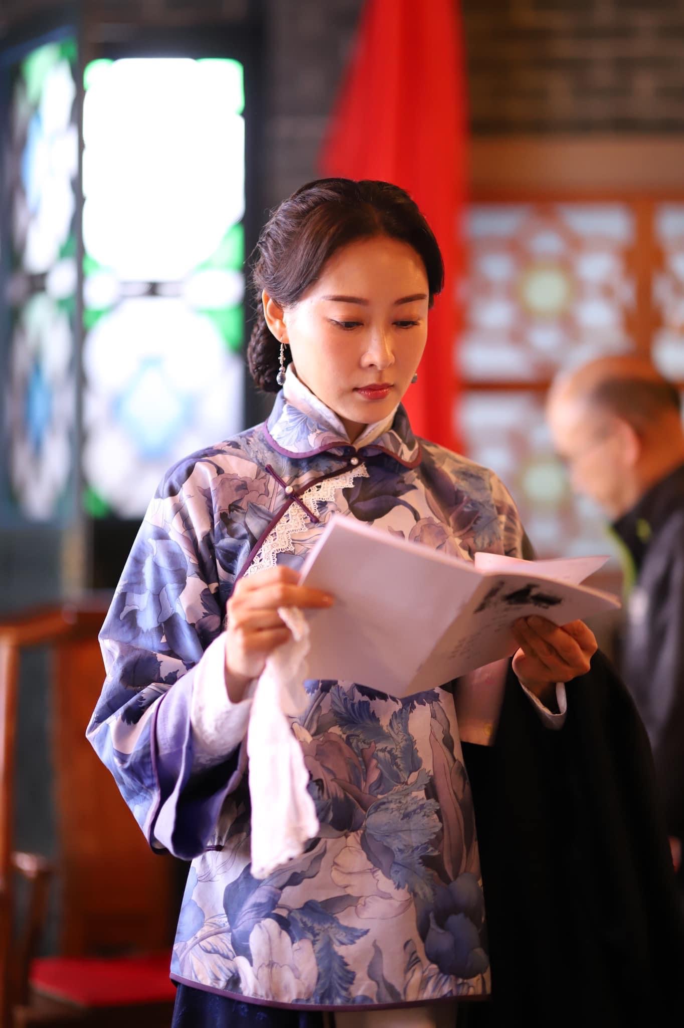 恭喜！ 楊怡姐姐楊卓娜今年結婚，生女11年未註冊，對繼女像親生