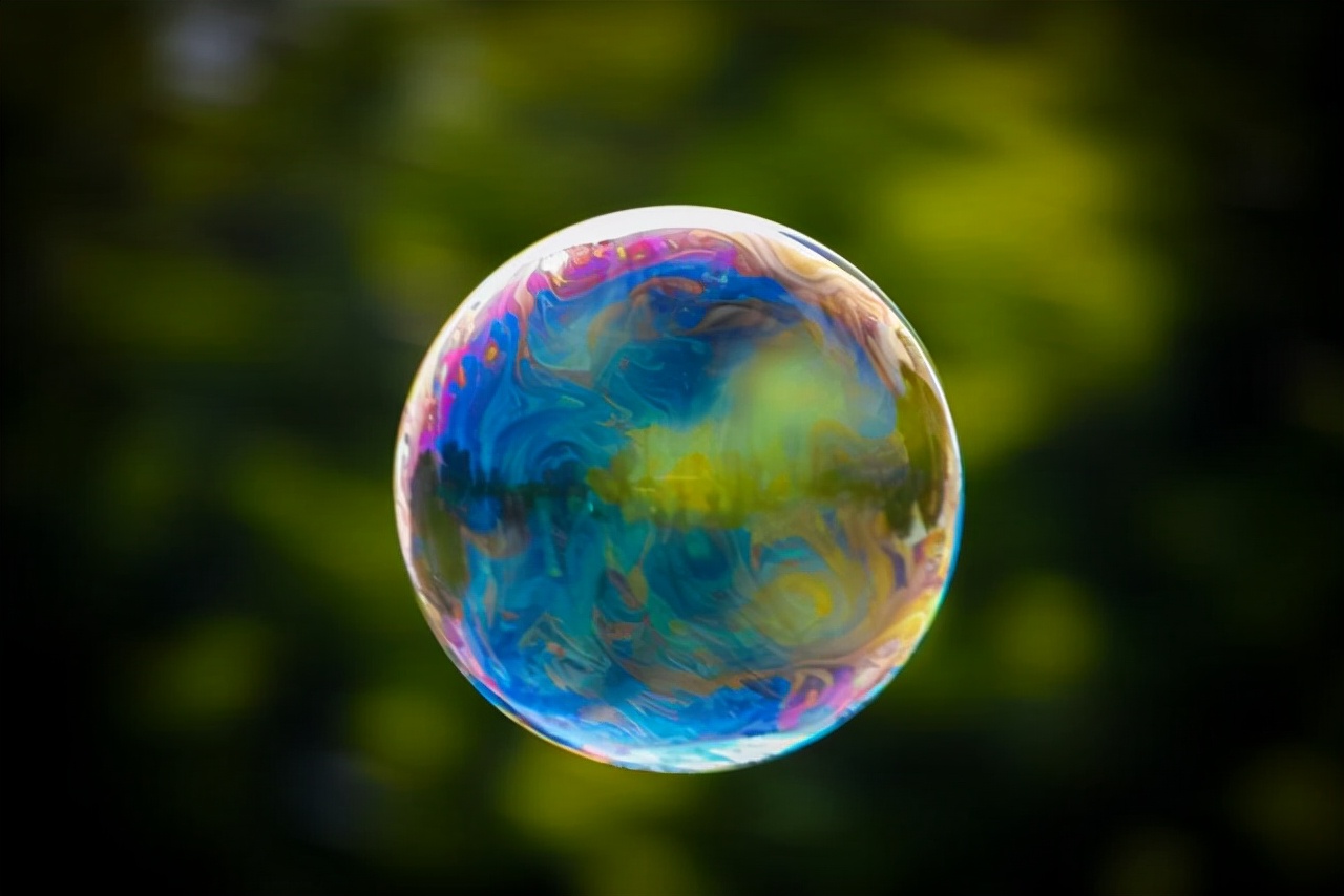 Why does the soap bubble break to reach a high temperature of 20,000 ...