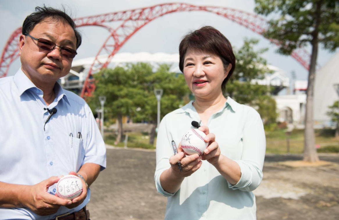 �親美�過頭！ 捍衛台灣民眾利益，卻遭綠營攻擊，這才是�賣台�