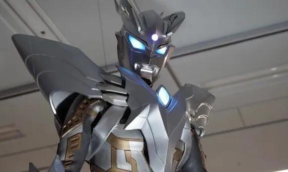 Ultraman: The final match Luo and Tartaros holster open the night race ...