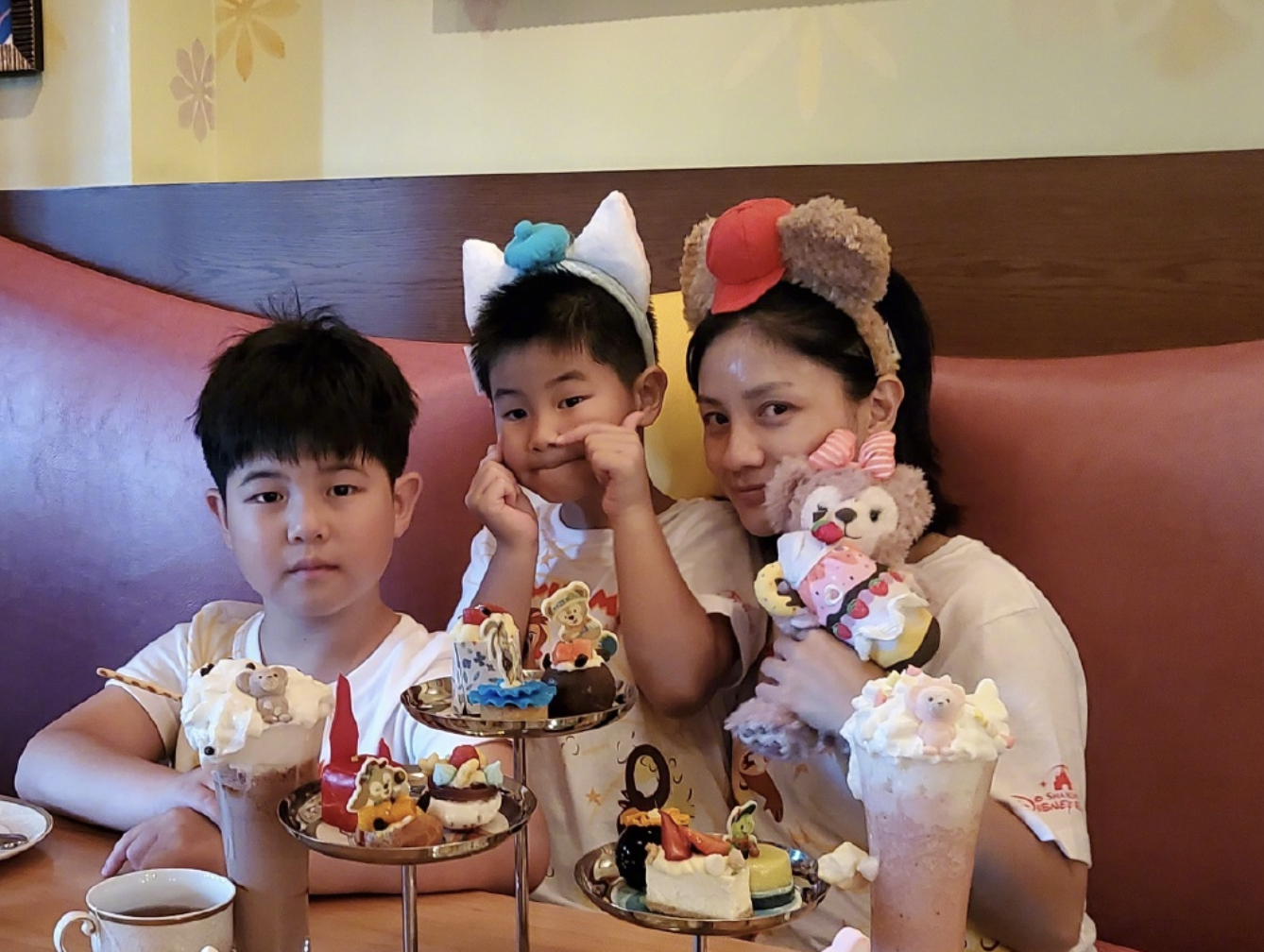 胡可晒照为儿子庆生，6岁小鱼儿将上小学，或与安吉当同门师兄弟