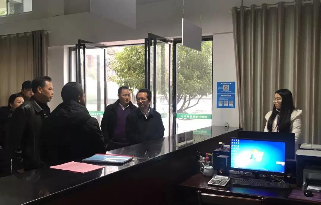 中方县五届人大代表中方镇第一代表小组专题调研民生实事项目票决制实施工作