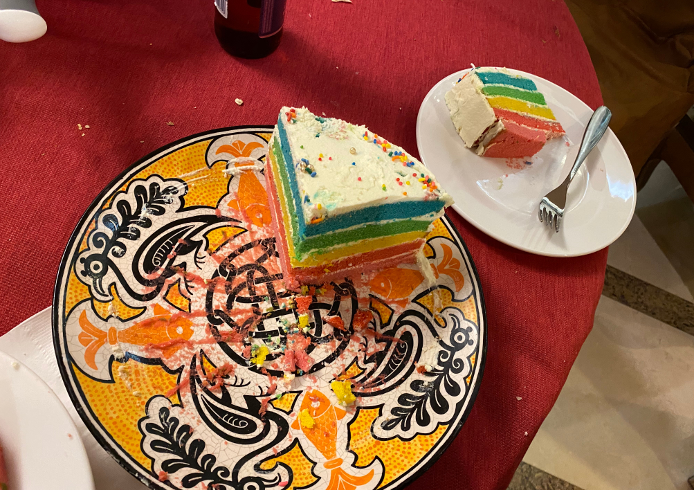 劉燁妻子曬女兒九歲生日照，雙眼有神皮膚黑，一對兔牙搶鏡