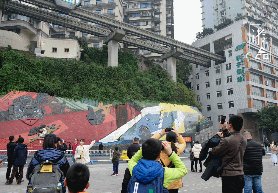 重庆李子坝的秘密据点：江岸虽有垃圾，但安静清幽，你来过吗？