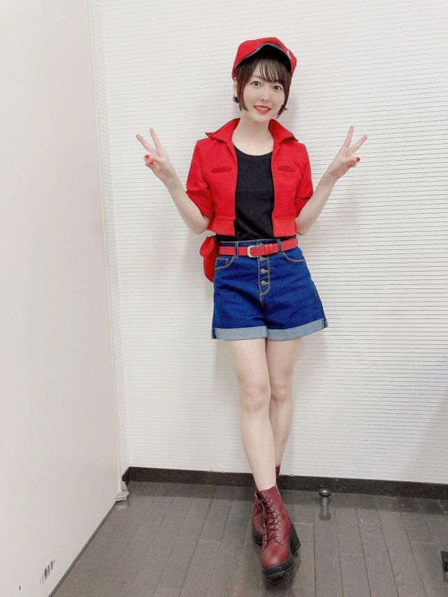 香菜大秀美腿 工作細胞 的聲優cos自己角色也太還原了吧 宅文化歸屬地 Mdeditor