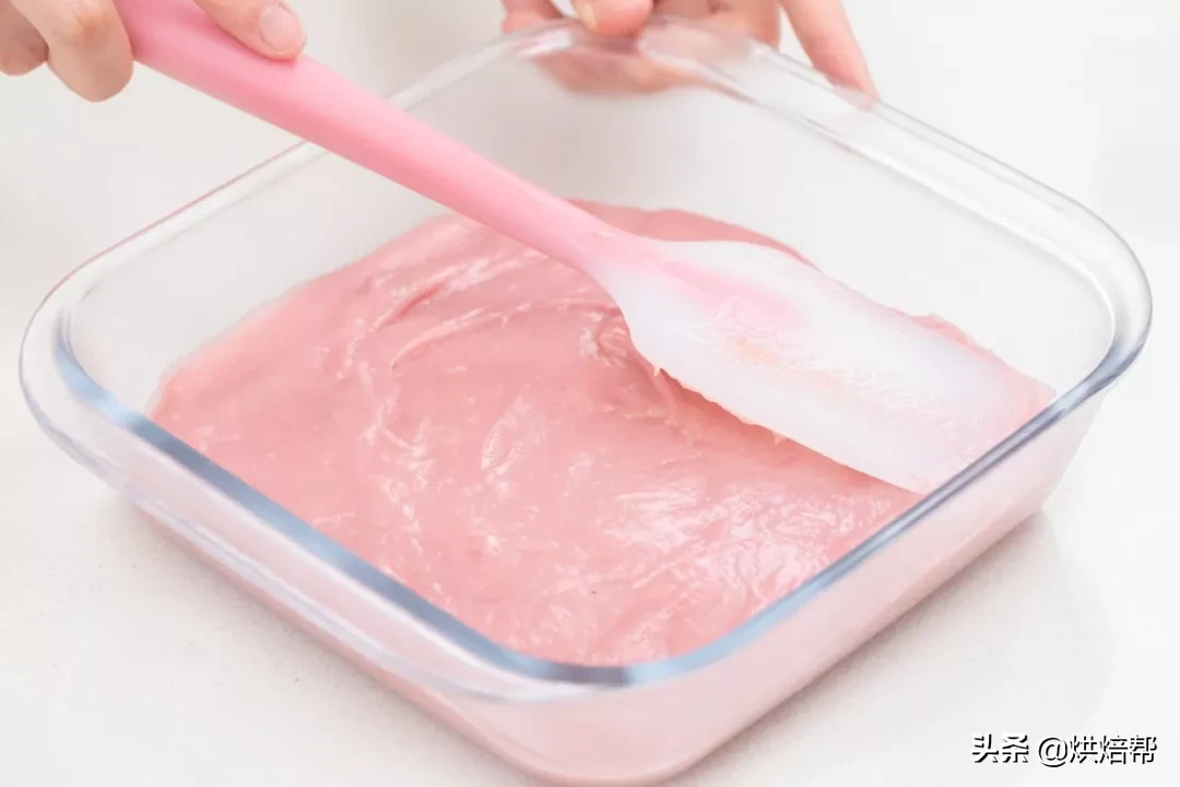 Acid is sweet goluptious, play a tooth juicily, ate strawberry milk is small, this spring did not pass in vain