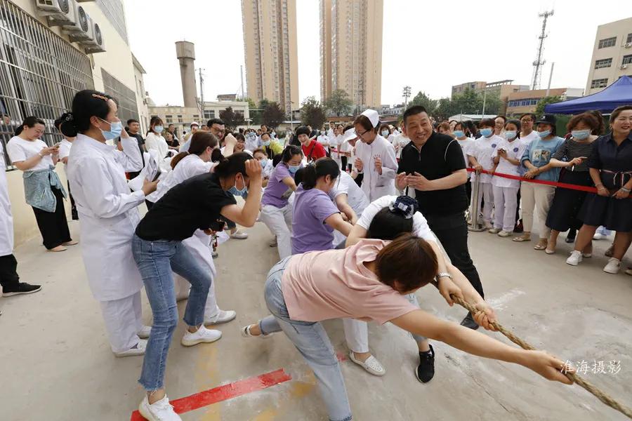 三原县医院庆祝“5.12”国际护士节拔河比赛