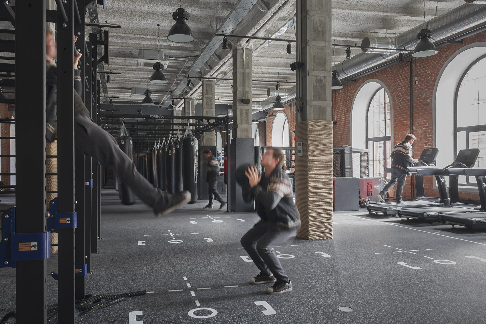 紡織工廠變身健身俱樂部，設計讓空間煥然一新