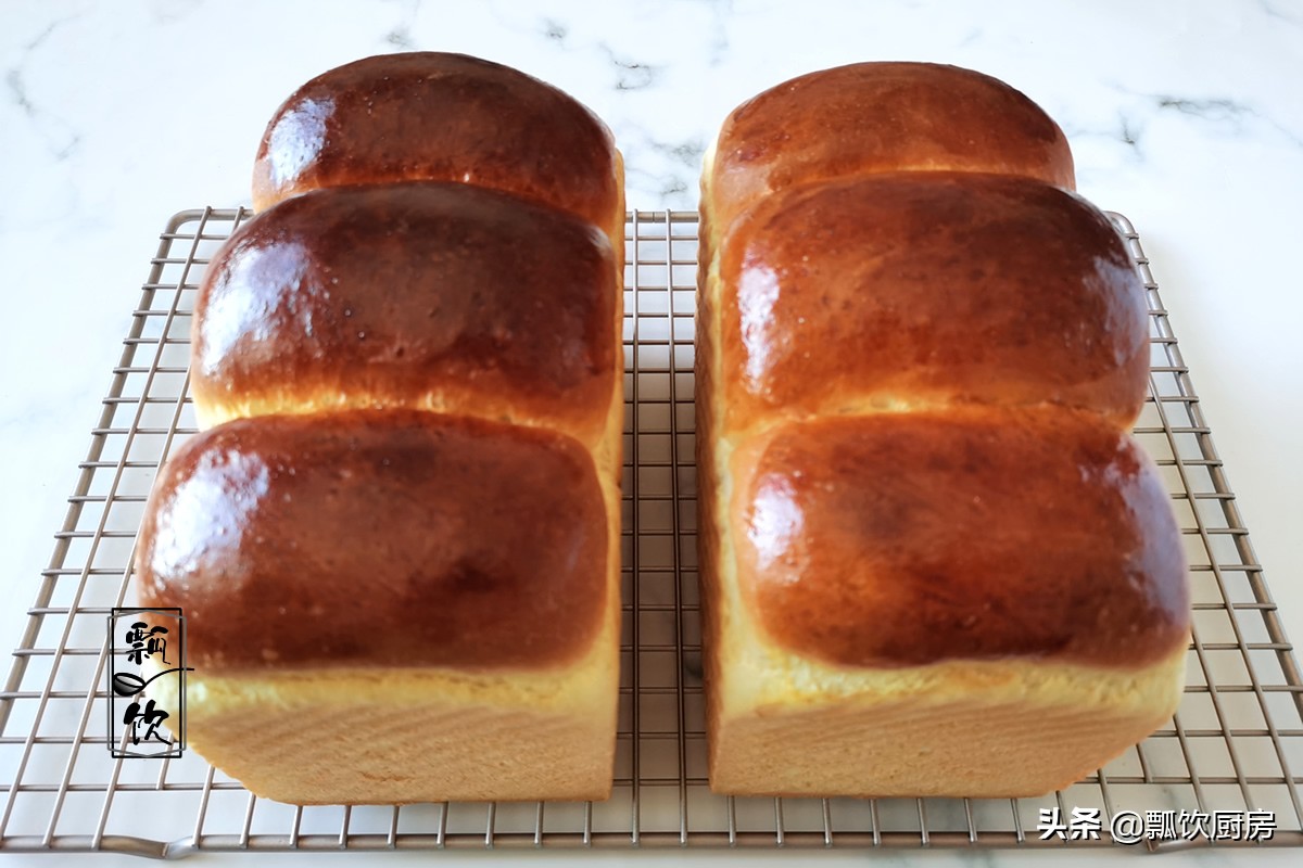做面包，别只加牛奶鸡蛋，多加这两料，面包又软又香，太好吃了