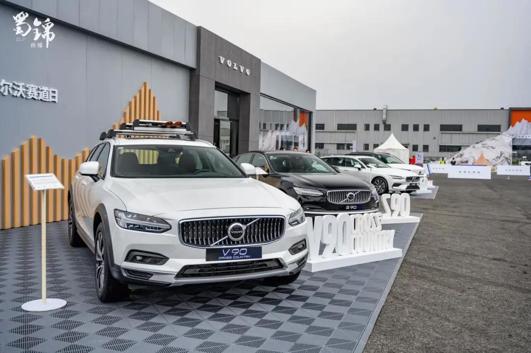 试驾沃尔沃S60，有种加上安全、健康后的“宝马3系”感觉