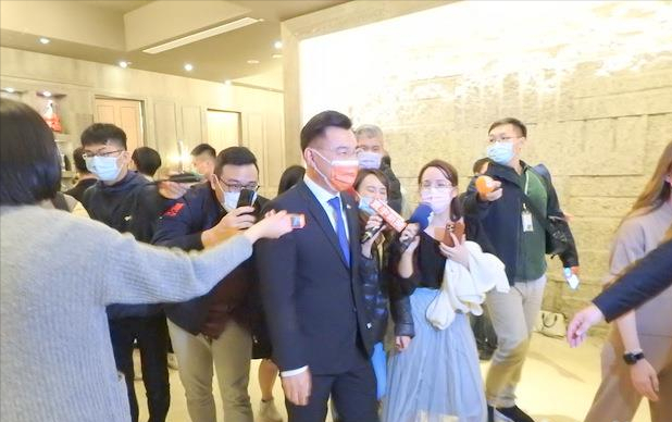 國民黨中常會變春酒宴馬王連郝都出席