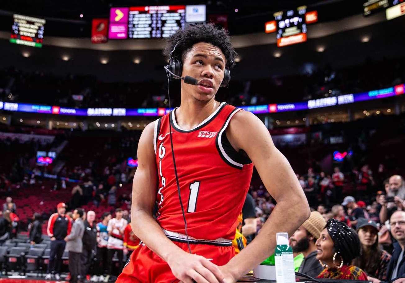 Scored 9 threepointers, 27 points!The teenager hit 13 consecutive