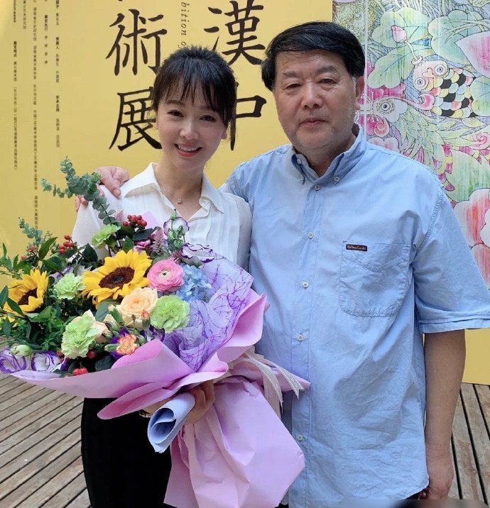 社交|浪姐2左小青社交媒体宣布离婚！10年婚姻终散伙 称谢绝脑补没瓜