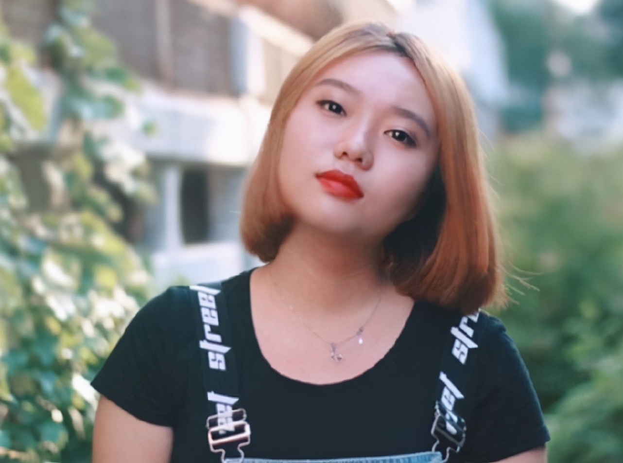 李雪琴幕后身份被曝，李诞拍马难及，是王建国不配了