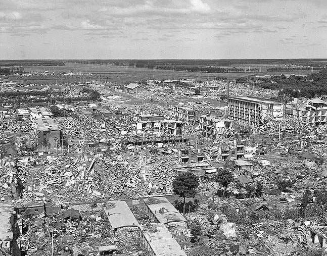 1976年唐山大地震老照片：23秒的时间，24万多人死亡，太惨烈了