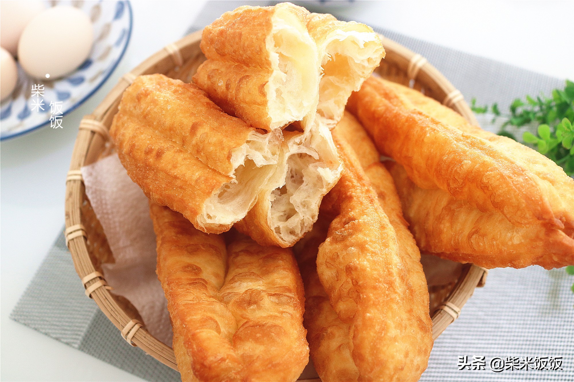 普通麵粉炸油條，不用泡打粉，又香又酥，比買的好吃