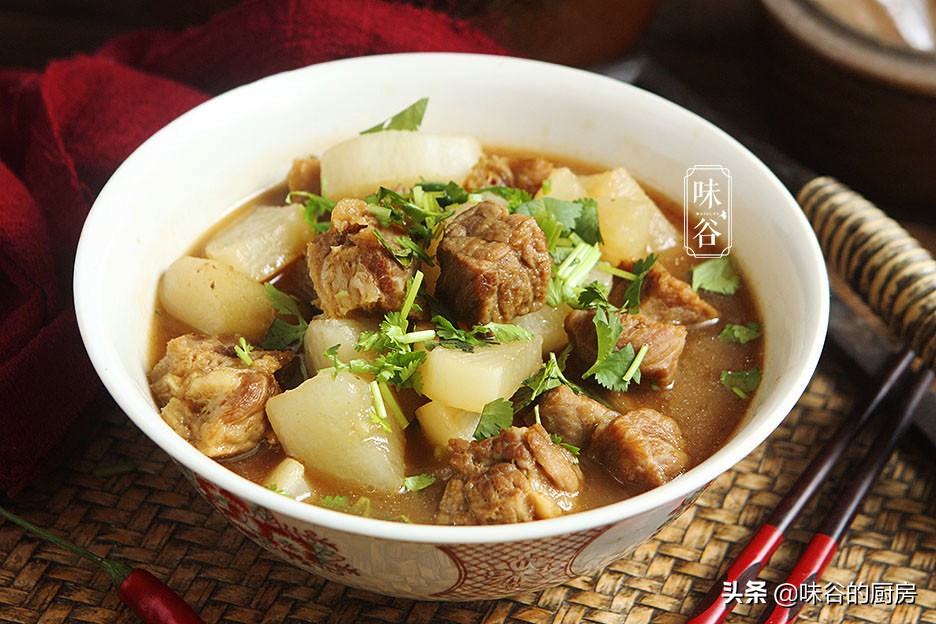 天越冷越要吃這肉，簡單燉一鍋，營養美味又暖胃，貴點也值得