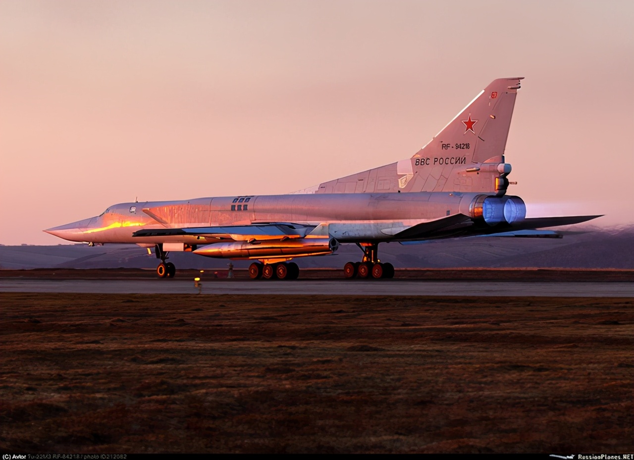 试飞员7次试飞，评价超高的幻影2000，为何一架也