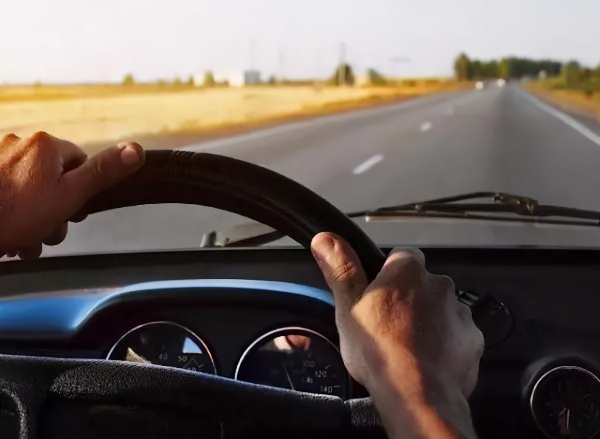 晚上驾驶的风险要远远高于白天记住这些夜里开车的诀窍