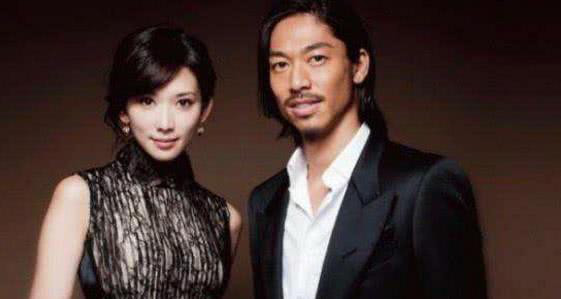 46岁林志玲曝近照，嫁日本老公两年仍未生育，气质大变似家庭主妇