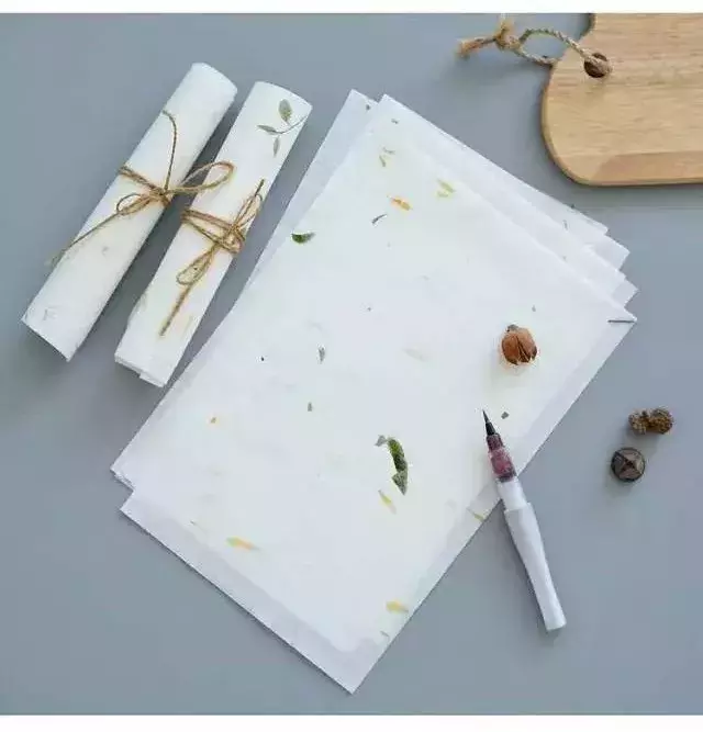 把废纸撕碎,做美丽的鲜花再生纸,成品也太美了吧...