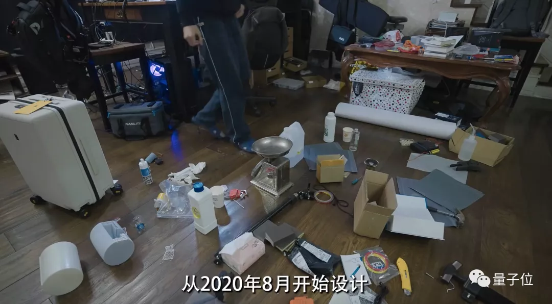 高中Up主200天肝出偷懒机器人！可拎包，全场景跟随，播放破百万