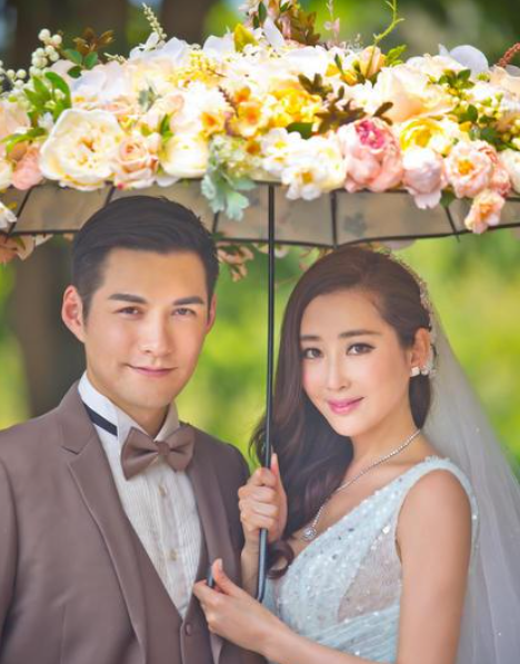 36岁杜若溪甜蜜庆生，被老公严屹宽宠成少女，身