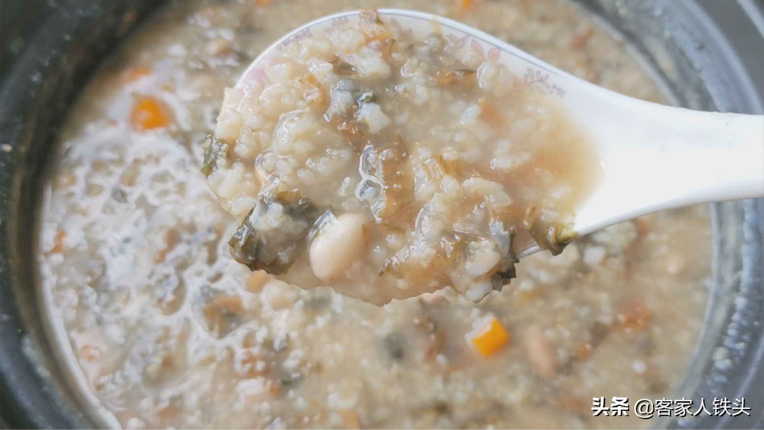 入秋早餐吃什么？1碗花生1把菜干，教你广东特色早餐，营养好吃