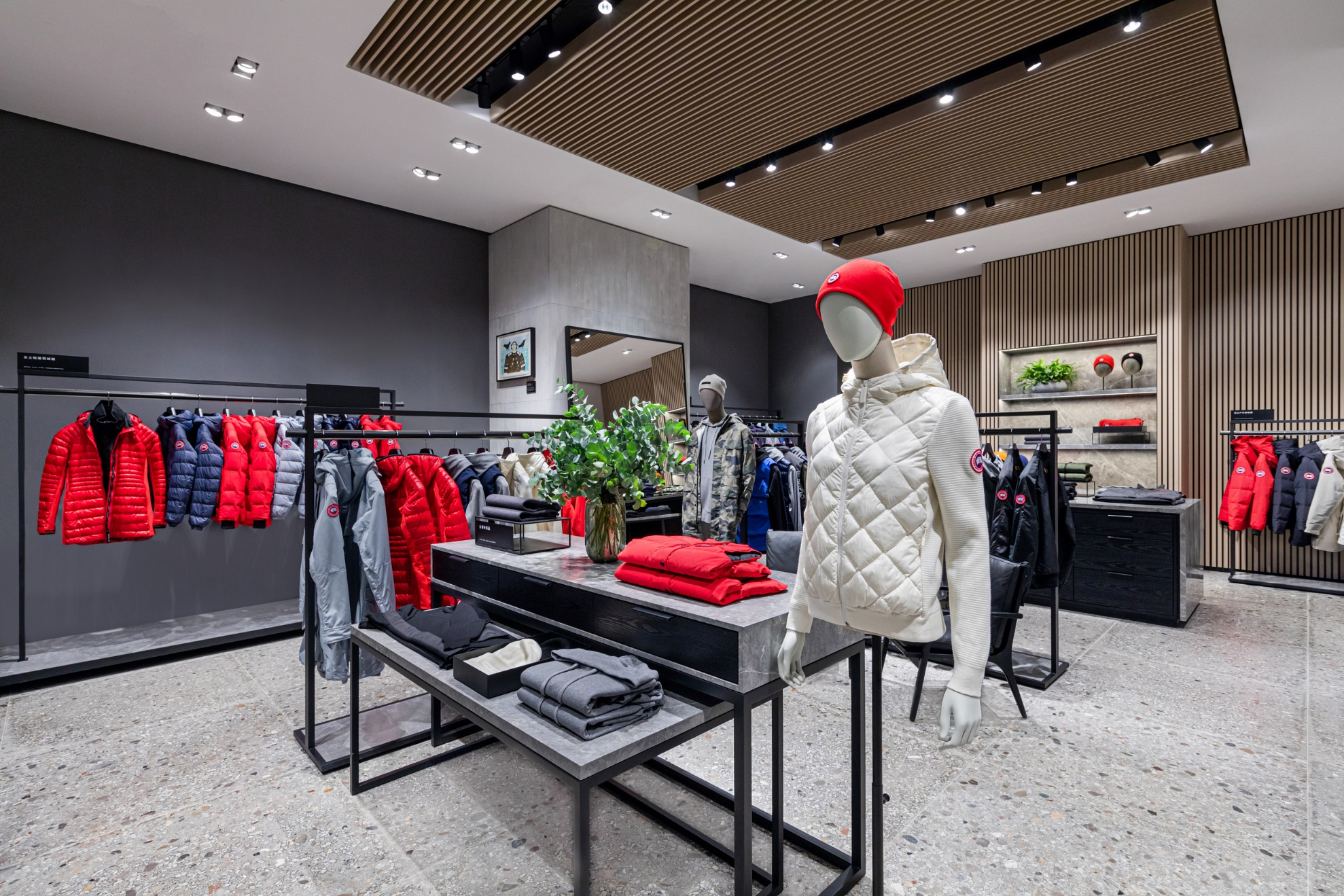 加拿大鹅重庆IFS限时官方快闪店盛大开幕