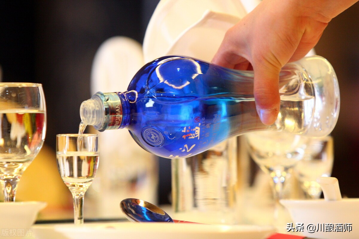 喝酒不僅要懂酒，還要懂禮儀，牢記酒桌10大禮儀，做有涵養(yǎng)的人