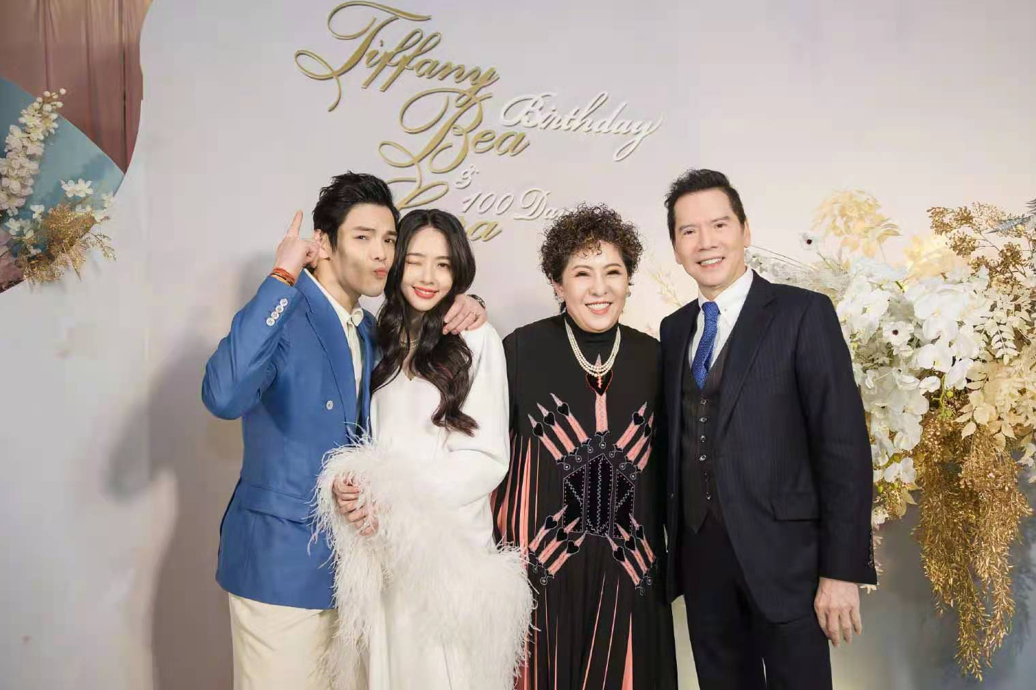 郭碧婷学习向太穿搭，女儿百日宴上穿20万连衣裙