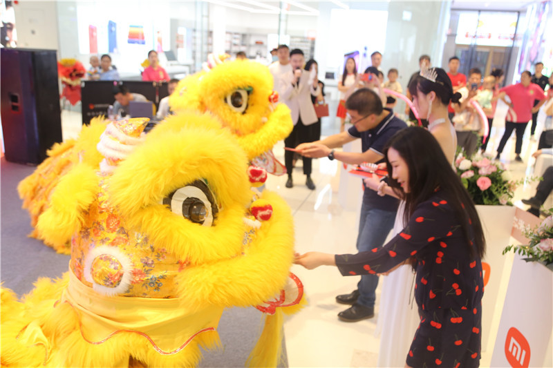 小米阜阳吾悦广场店盛大开业