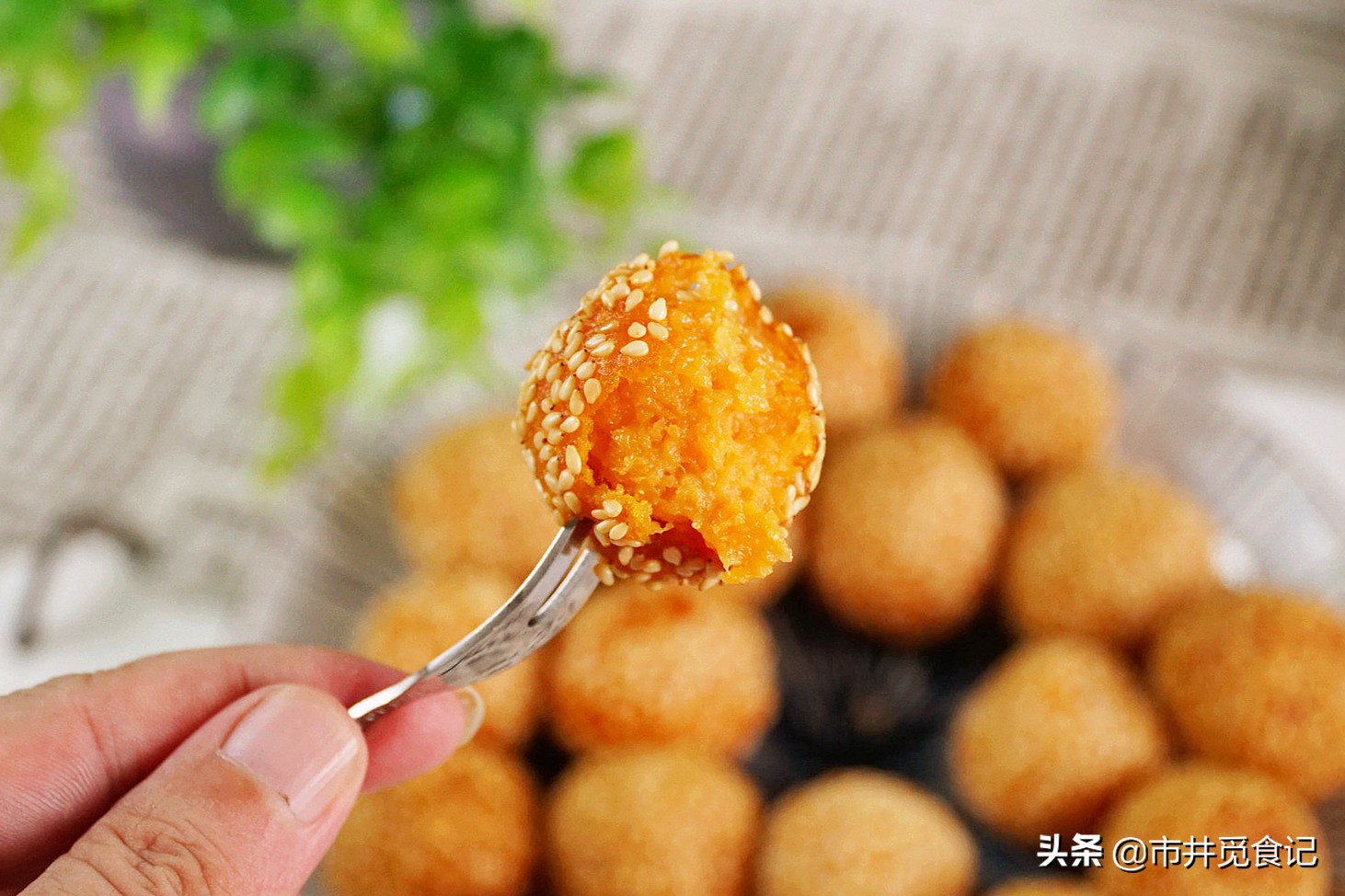 我家红薯从不熬粥，加点面，拌点糖，秒变抢手小零食，酥香软糯