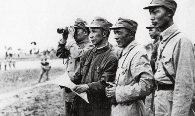 粟裕指挥的惨烈战役，十万人围殴74师三万，百姓