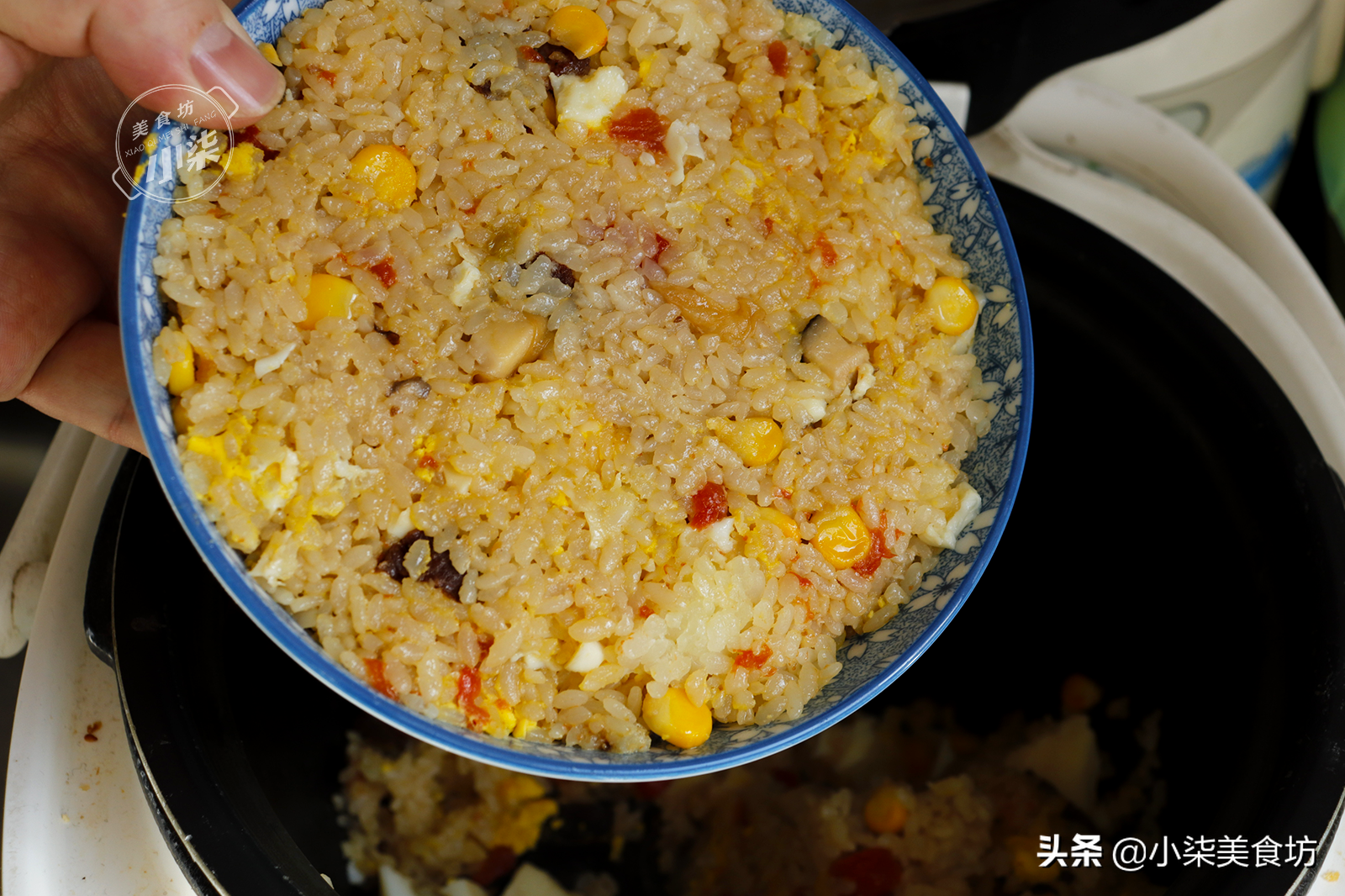 大米別直接蒸了，打3個雞蛋，老保姆拿手絕活，過年就要這樣吃