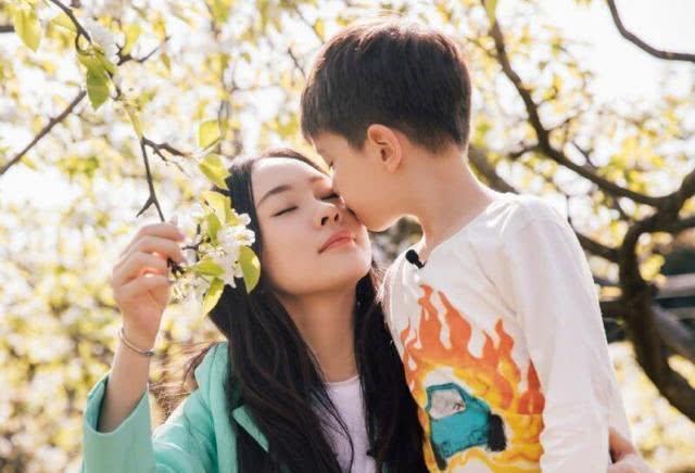 “育兒扛把子”霍思燕，養出高情商小孩，相處方式註意這4點