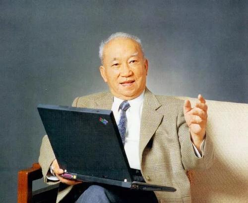 为了拿到美国的绿卡 心甘情愿帮美国造洲际导弹