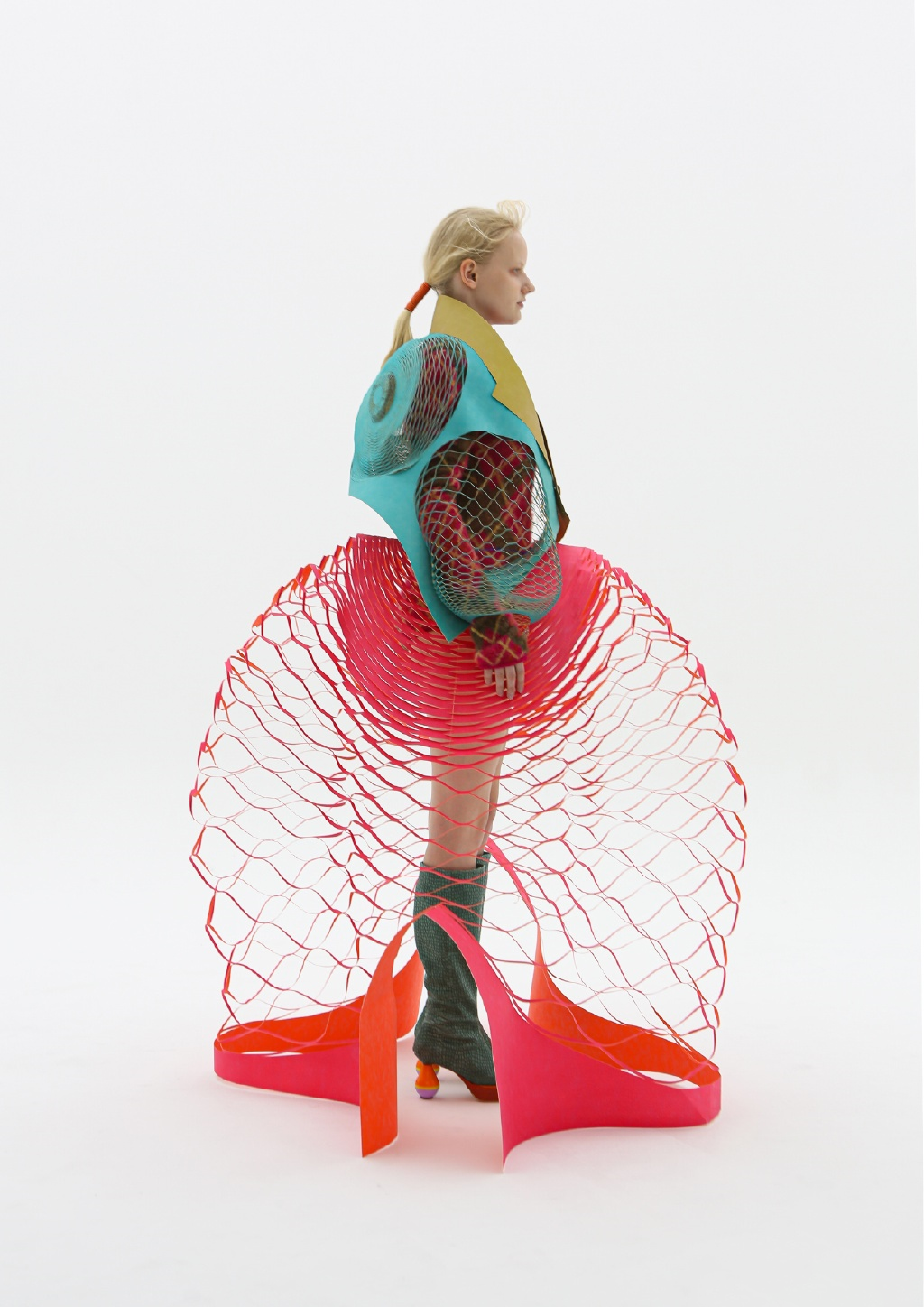 冬季穿搭，为什么总穿不对？不懂“配色精髓”，难怪穿不出感觉