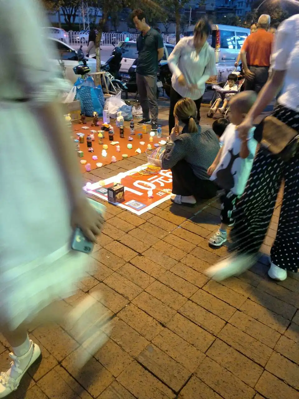 网友实地考察：在玉溪，摆地摊最赚钱的是这个