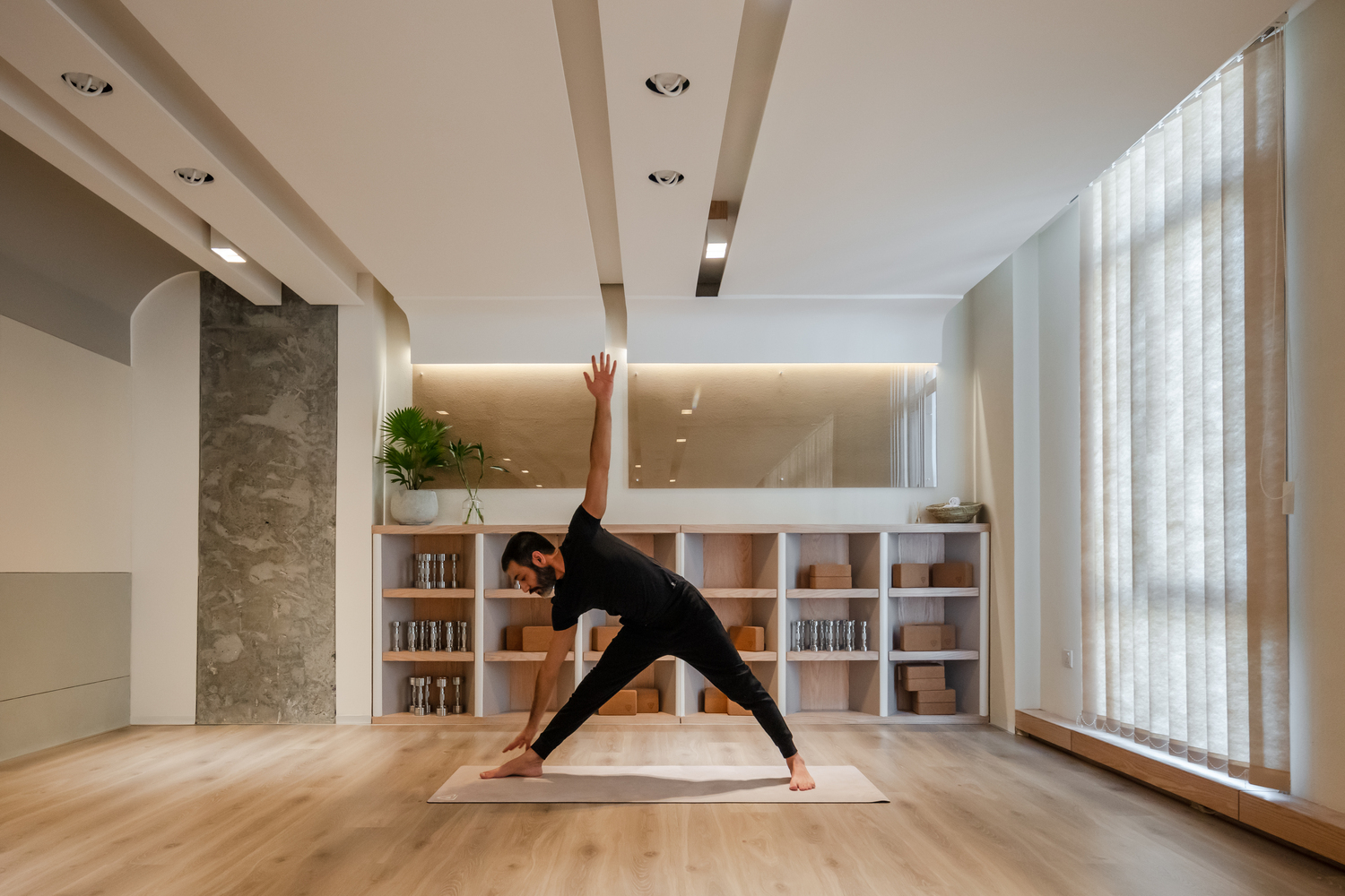 Tru3 Yoga瑜伽工作室设计，简洁柔和的空间让你烦躁的心平静下来