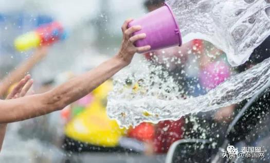 这几天，你要是在泰国得了新冠，和得了花柳一样丢人