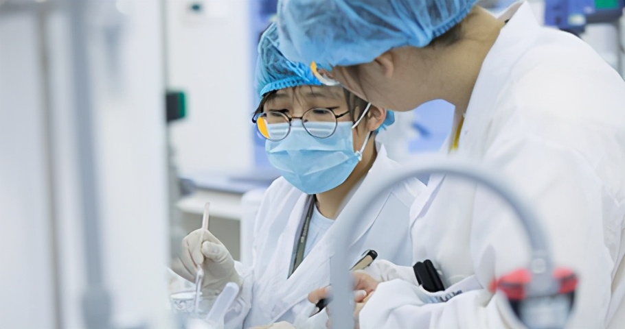 大幅裁员、转行，收入掉一半，巨变之下，医药代表们何去何从？