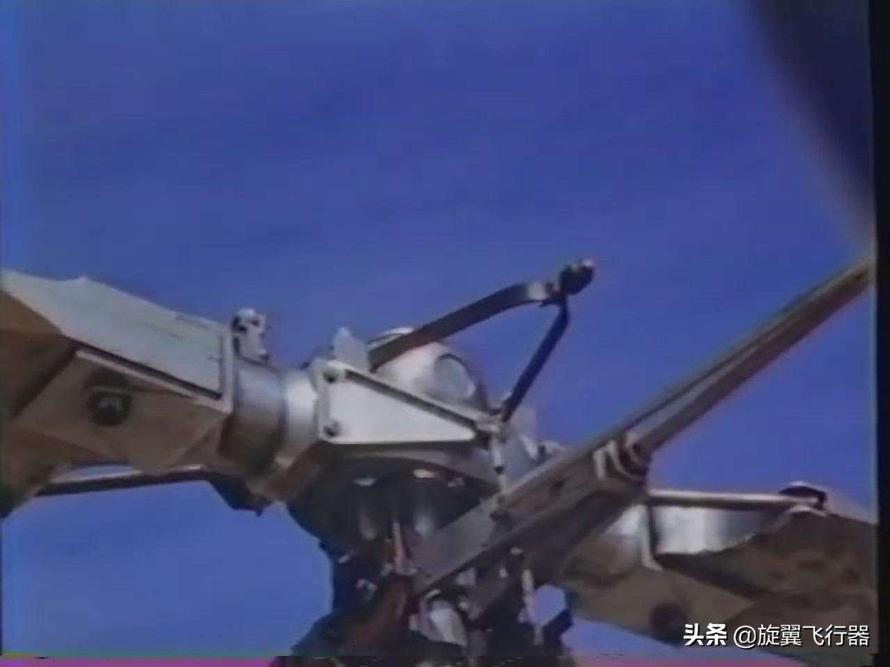 直升机制造巨头起步之作，亚瑟·杨和他一手打造的贝尔30直升机