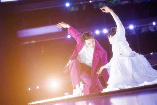 独家对话创4后期团队：我们不讨好300秀粉