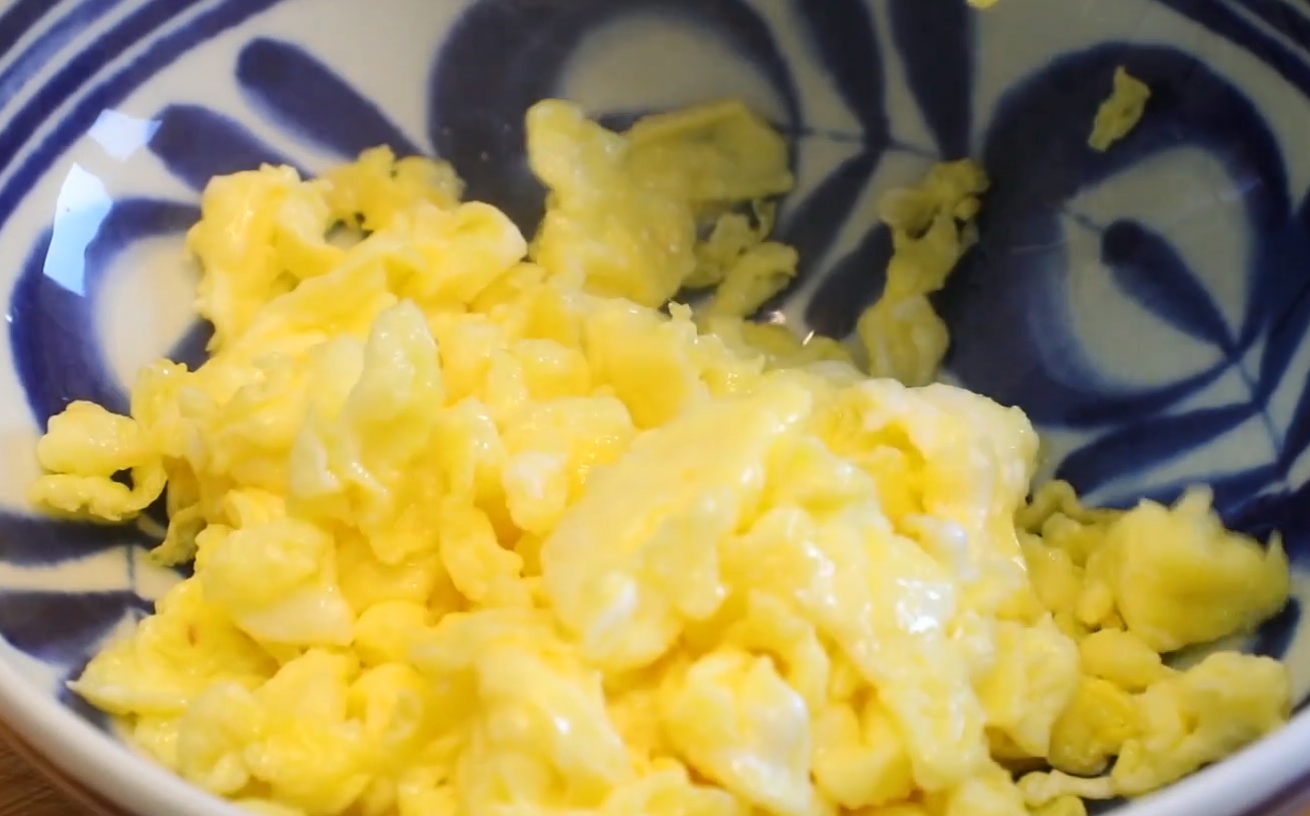 一個蘿蔔，兩個雞蛋，這樣做超好吃，皮薄大餡，香酥多汁比包子香