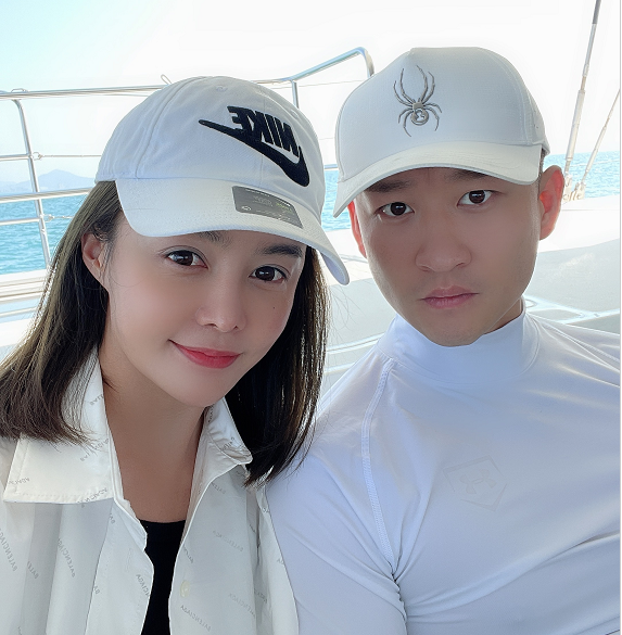 曹云金官宣新恋情：你可以劝她分手，但是别骂